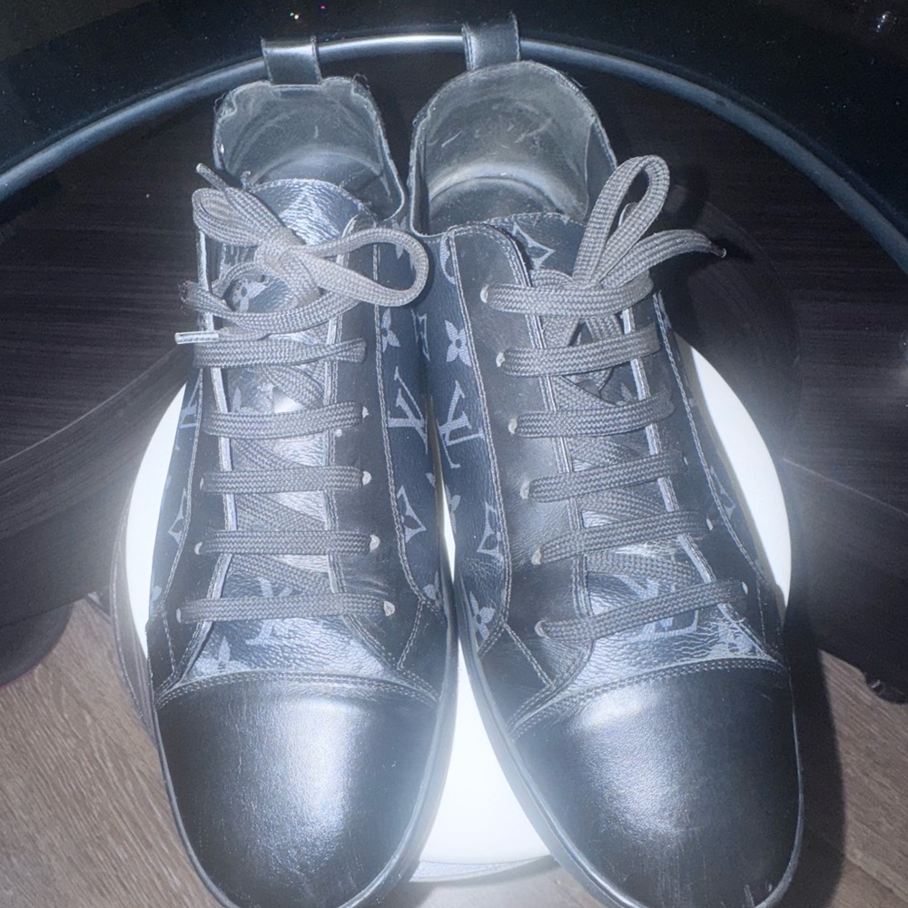 Stylish Black Men's Sneakers